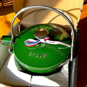 Staub Teapot (La Theiere) Cast Iron 1 Quart
